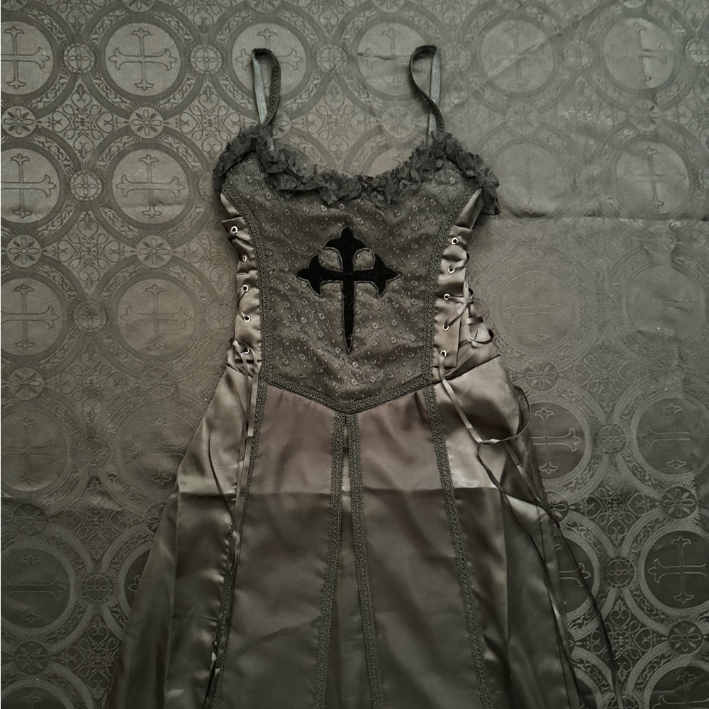 vintage raven cross gown